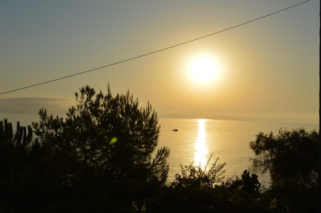 Beach Bungalows Kypseli Rum bild