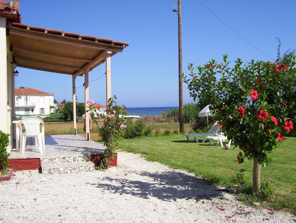 Beach Bungalows Kypseli Rum bild